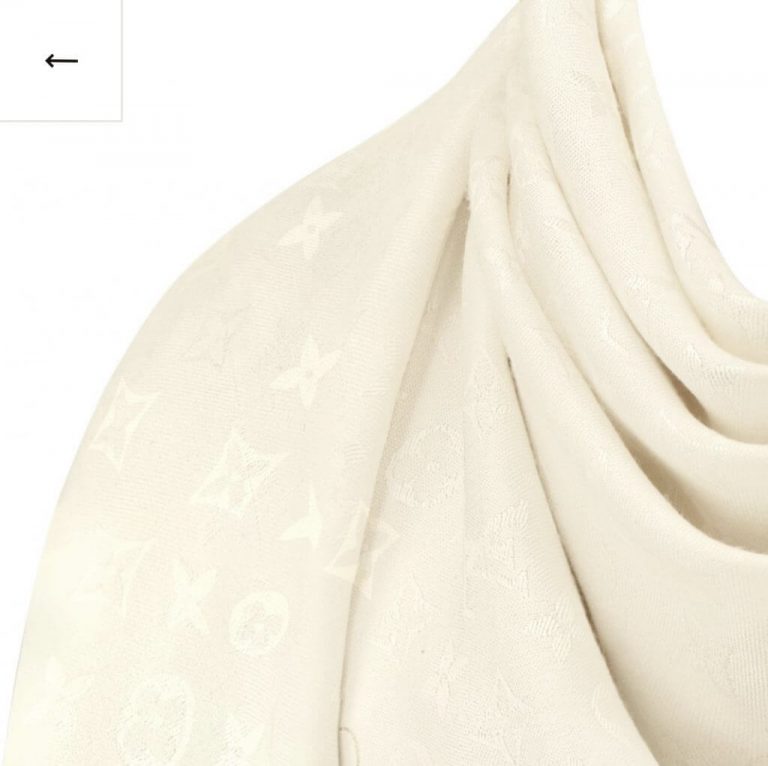 Products by Louis Vuitton: Monogram Classic Shawl in 2023  Ways to wear a  scarf, Louis vuitton scarf, Lv scarf outfit